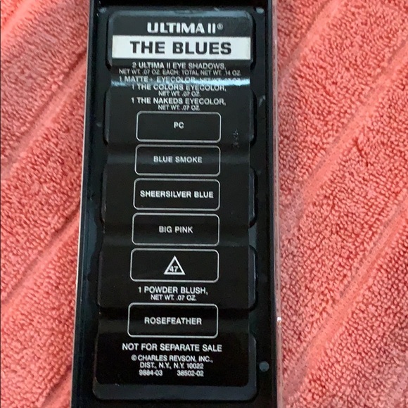 Ultima ll eyeshadow and blush. No brush included - Picture 3 of 5